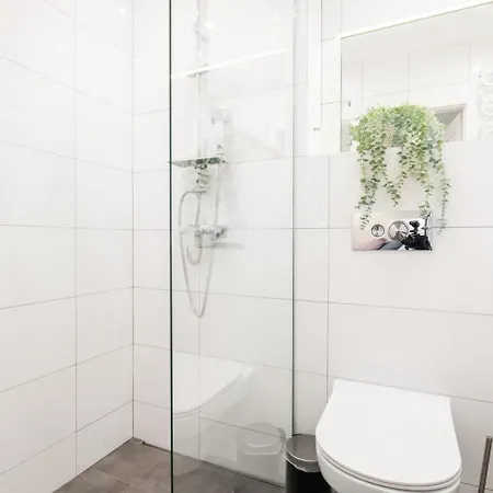 Kraushara I Chestnut Apartment