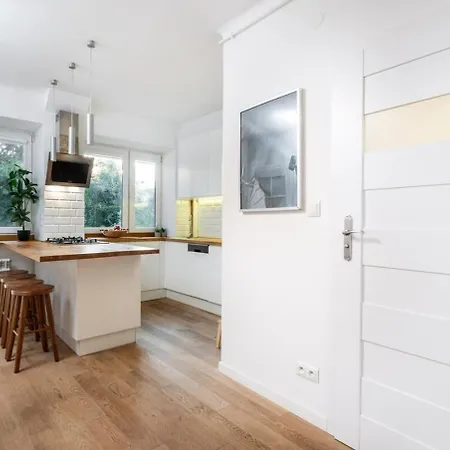 Kraushara I Chestnut Apartment Warsaw