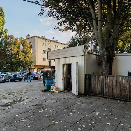 Apartment Kraushara I Chestnut